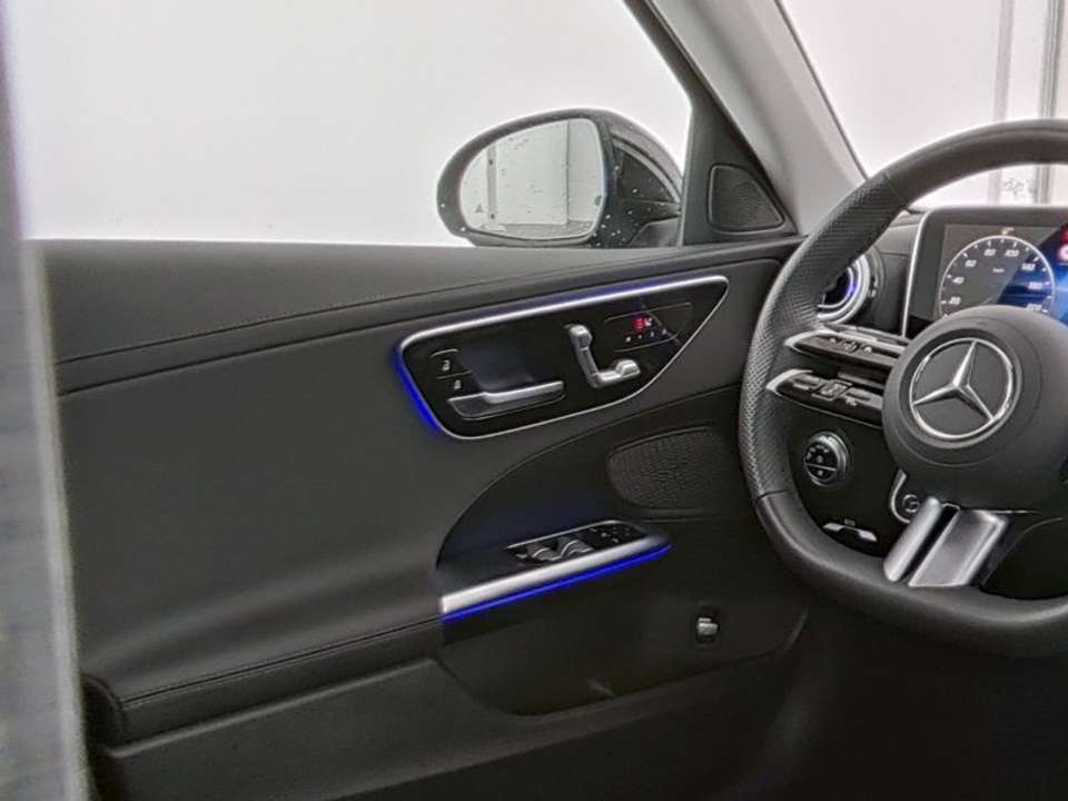 Mercedes-Benz C 180 - Imagem 10