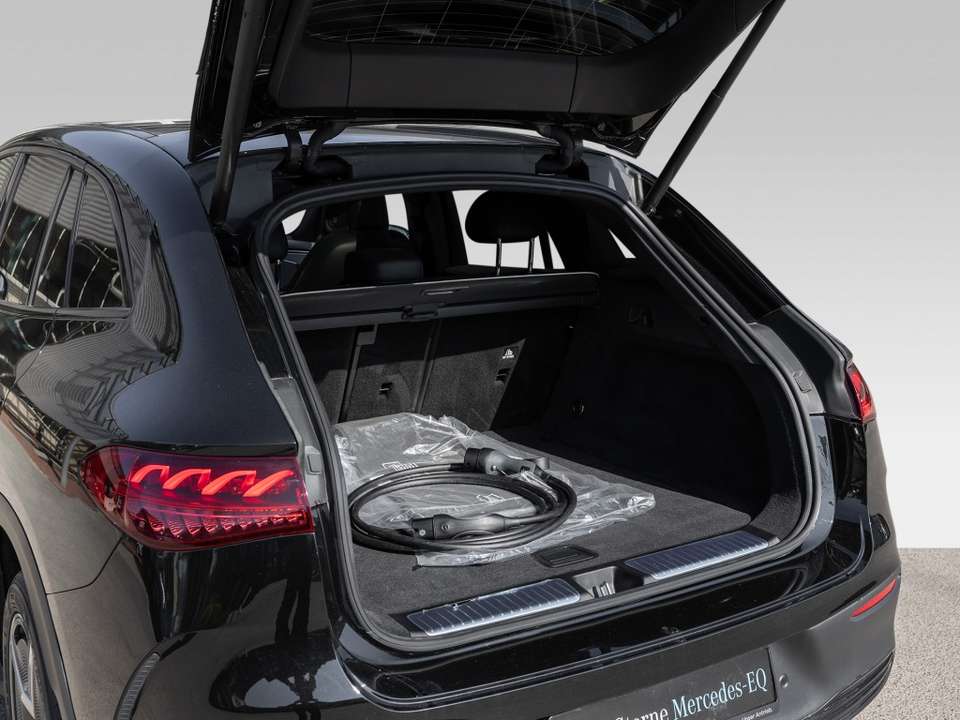 Mercedes-Benz EQE SUV - Imagem 11