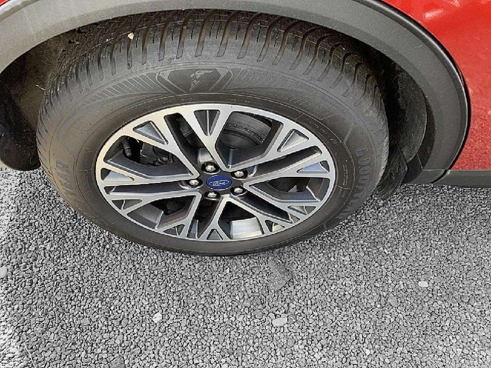 Ford Kuga - Imagem 8