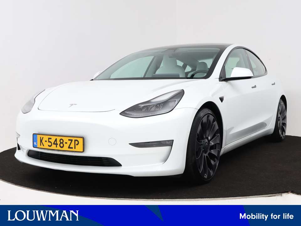 Tesla Model 3 - Imagem 1
