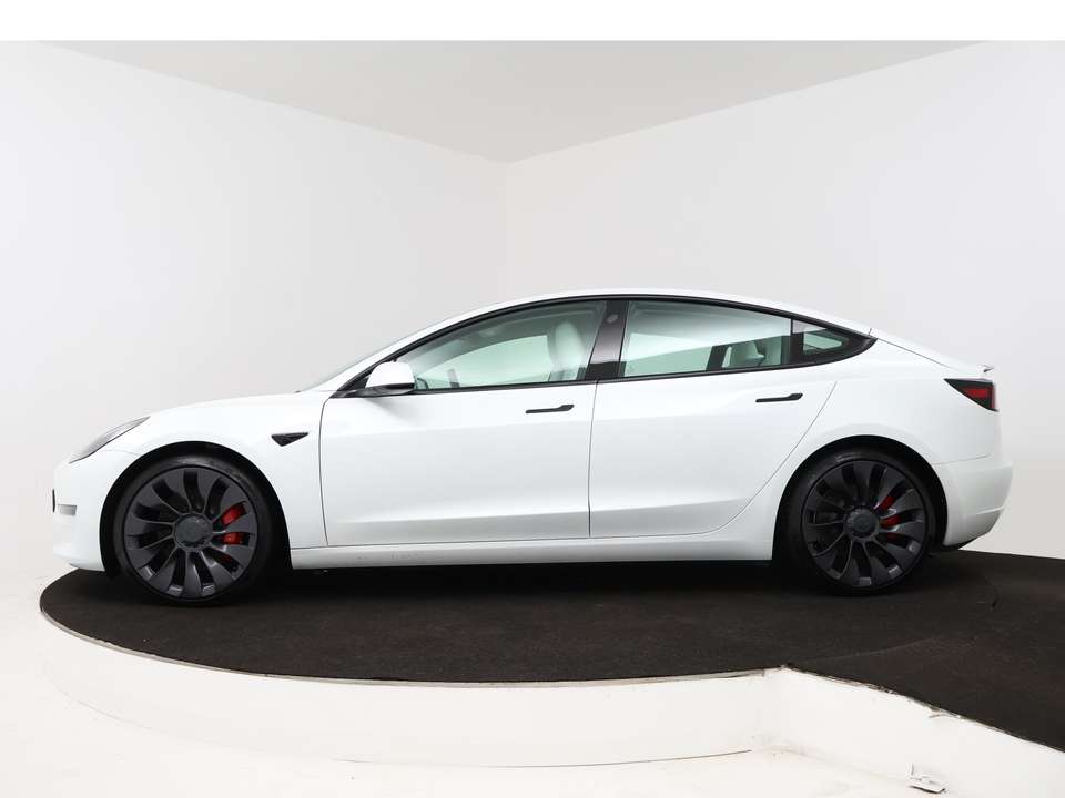 Tesla Model 3 - Imagem 3