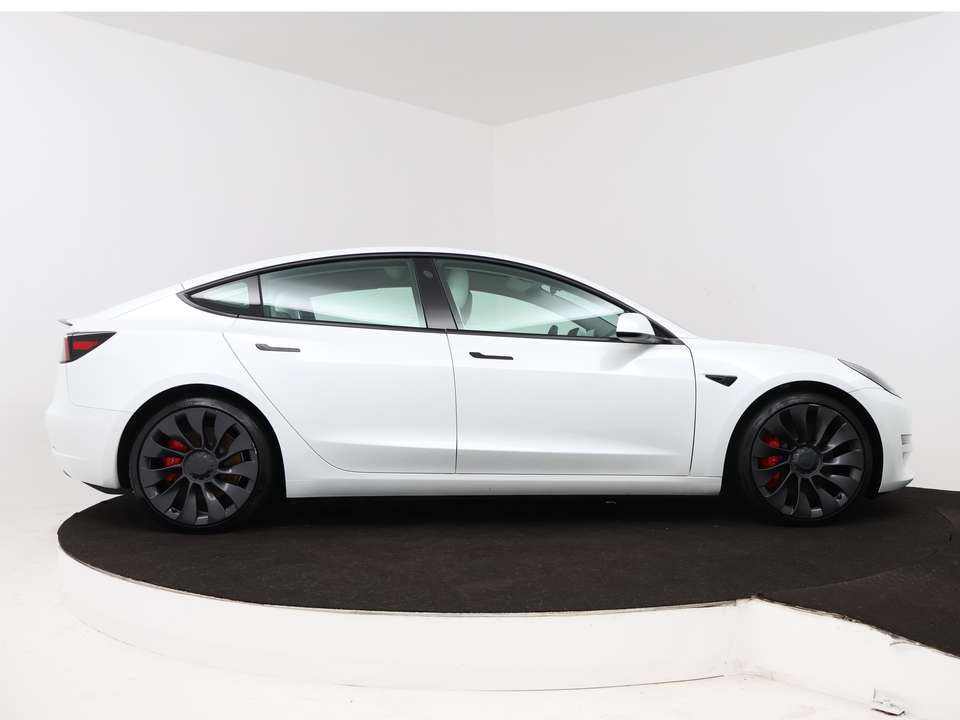 Tesla Model 3 - Imagem 8