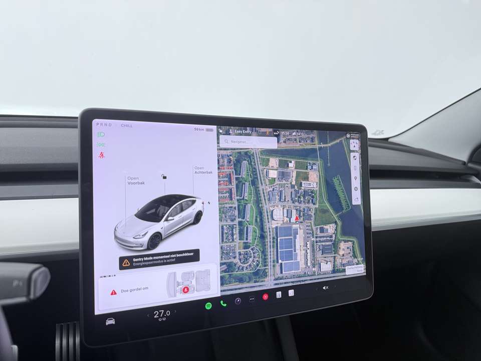 Tesla Model 3 - Imagem 11