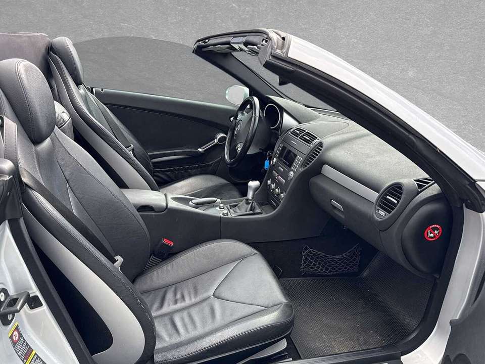 Mercedes-Benz SLK 200 - Imagem 3