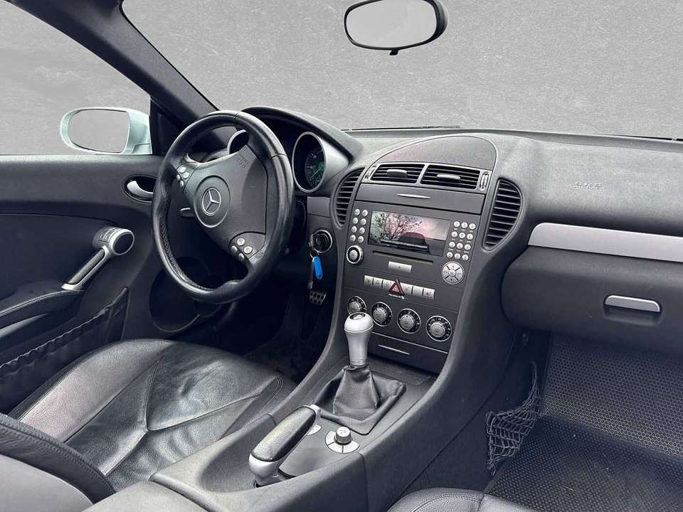 Mercedes-Benz SLK 200 - Imagem 4