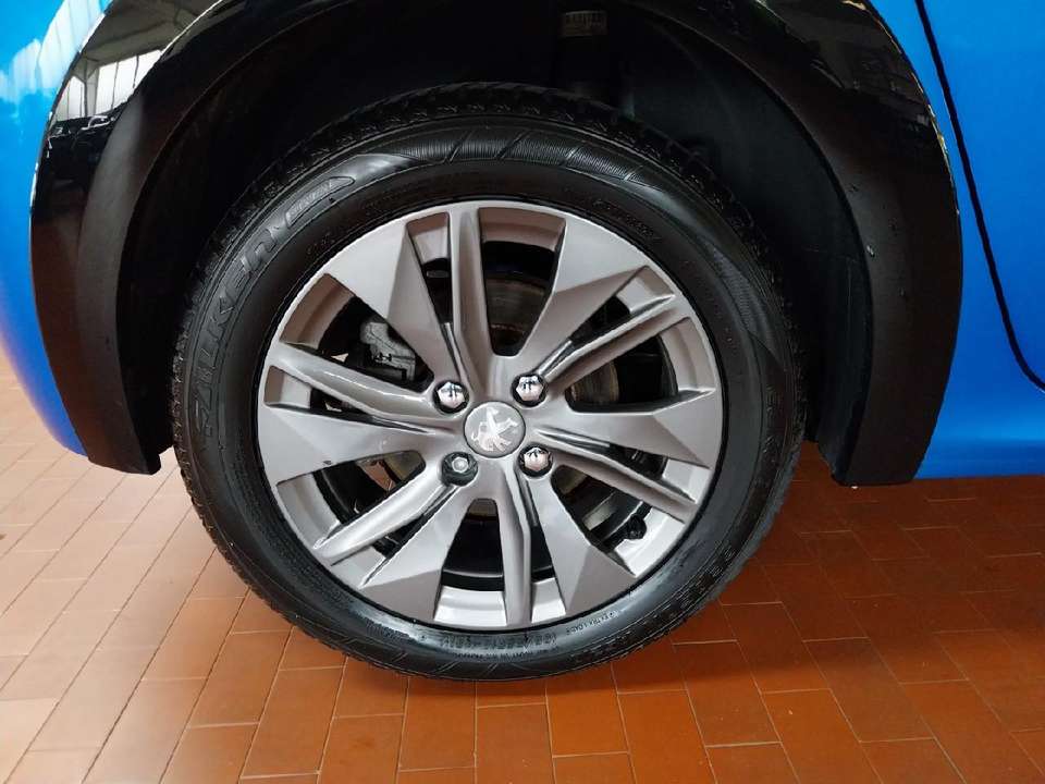 Peugeot e-208 - Imagem 8