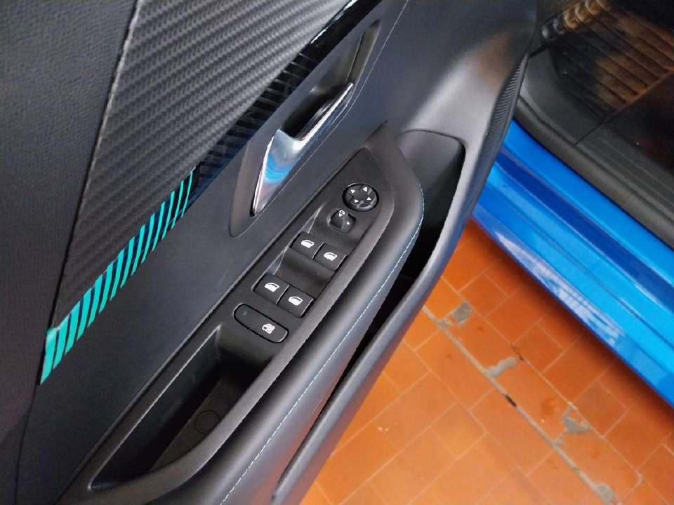 Peugeot e-208 - Imagem 9