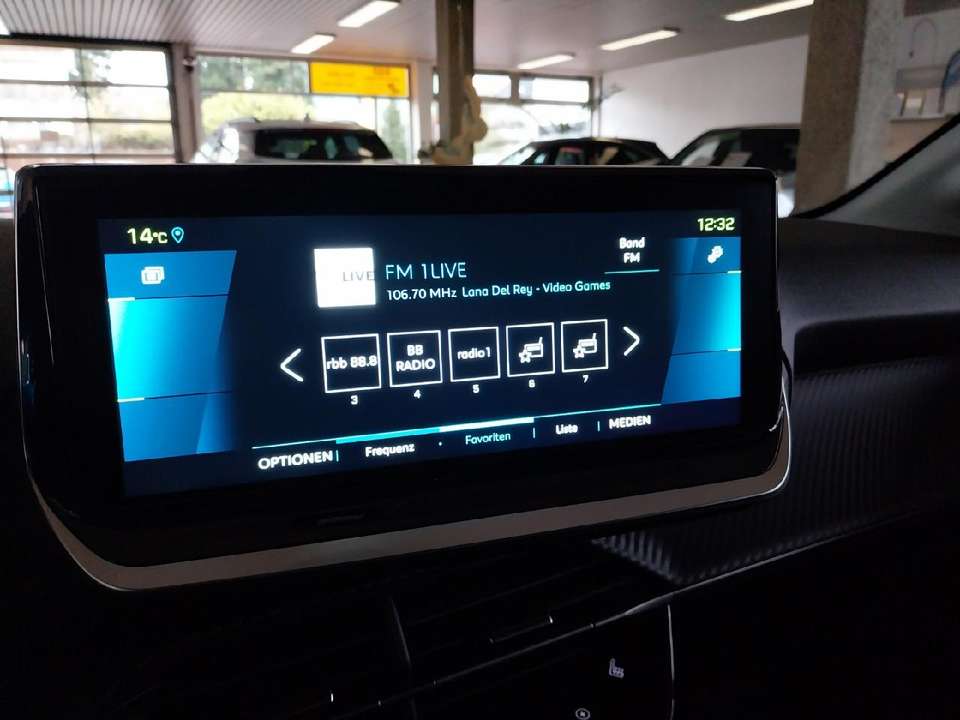 Peugeot e-208 - Imagem 15