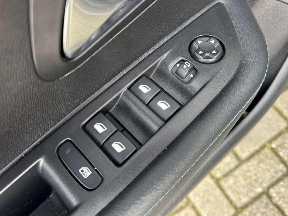 Peugeot 208 - Imagem 12