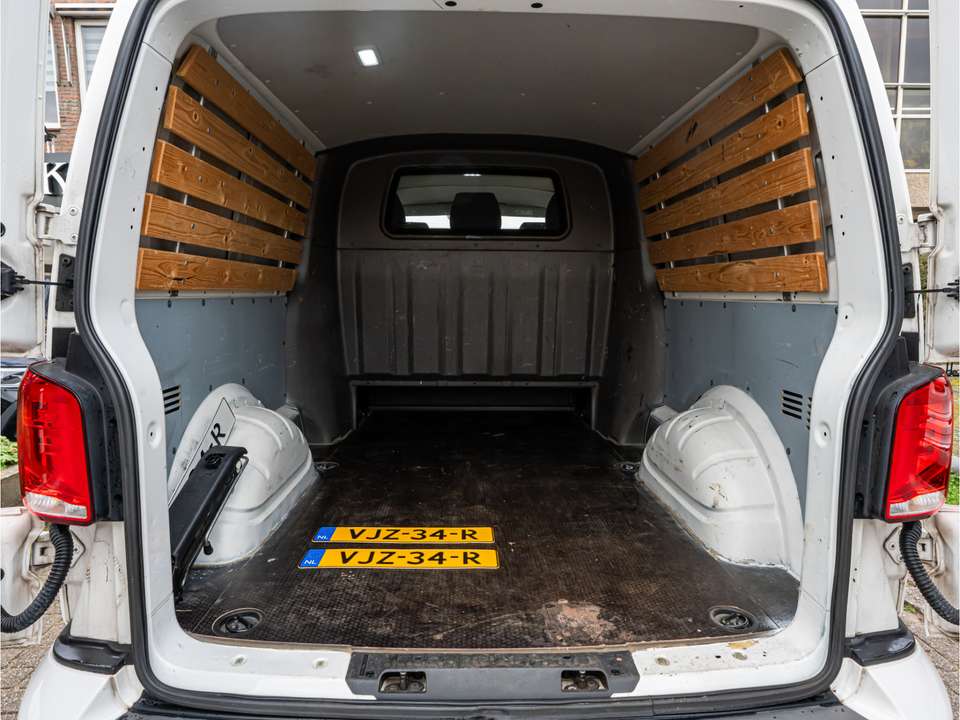 Volkswagen T6.1 Transporter - Imagem 13