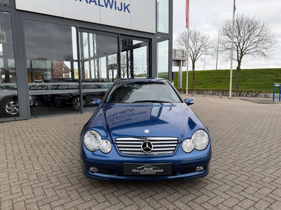 Mercedes-Benz C 180 - Imagem 2