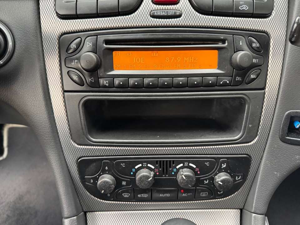 Mercedes-Benz C 180 - Imagem 4