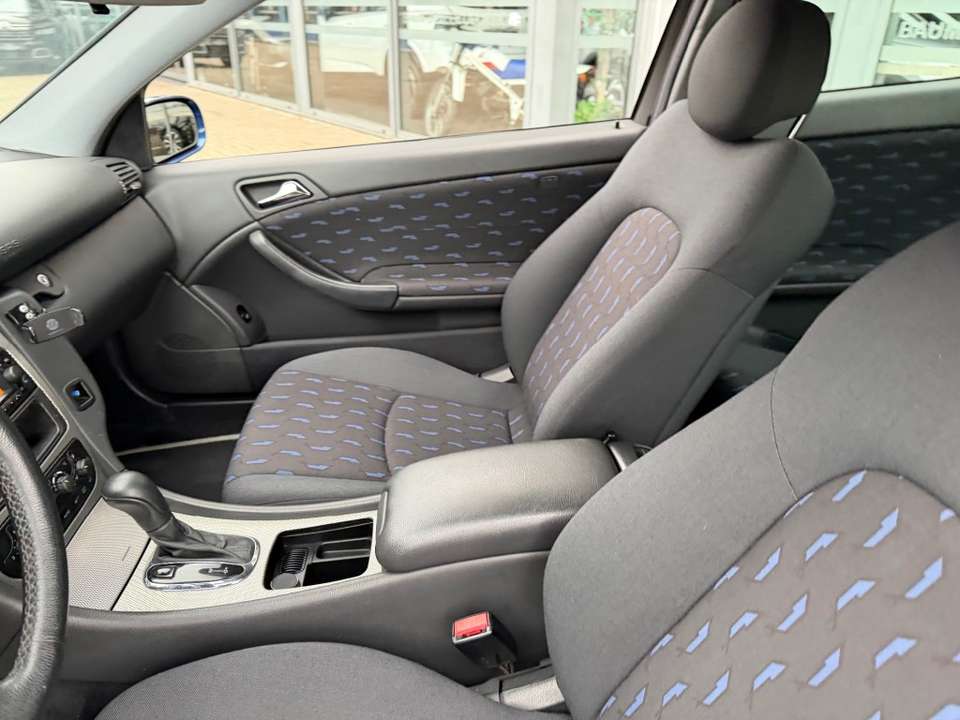 Mercedes-Benz C 180 - Imagem 8