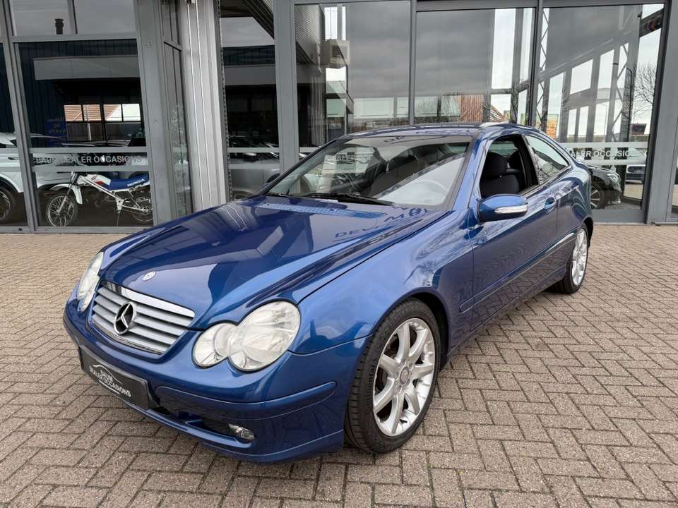 Mercedes-Benz C 180 - Imagem 10