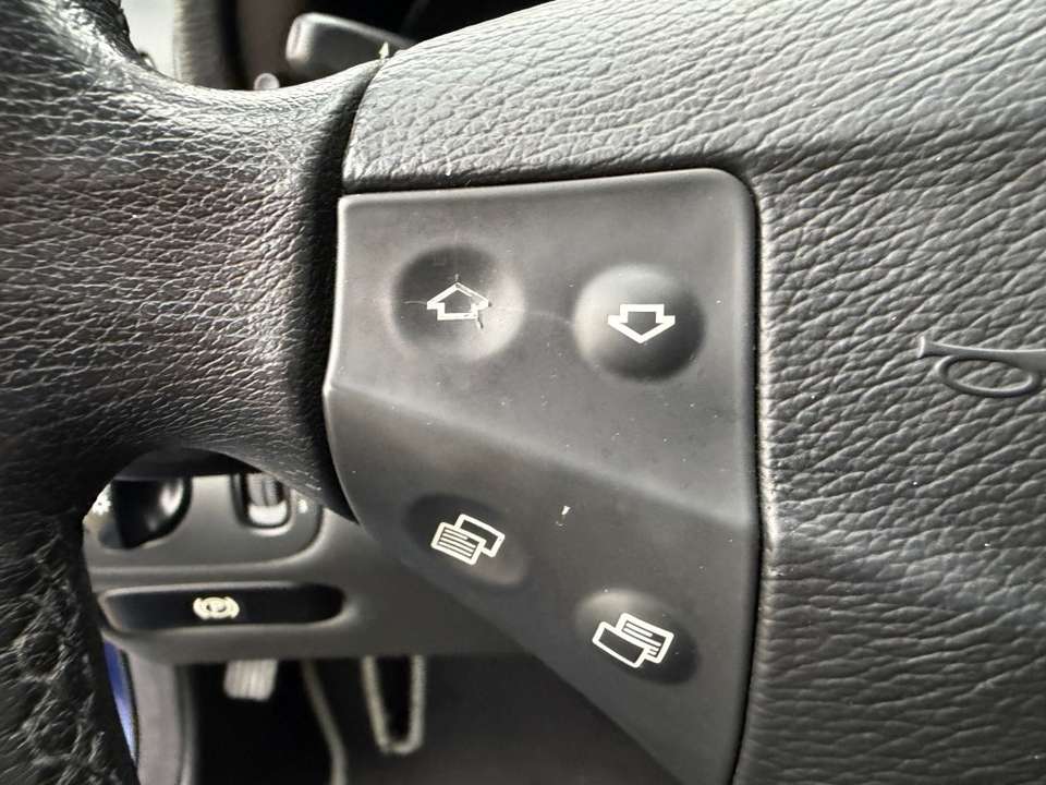 Mercedes-Benz C 180 - Imagem 19