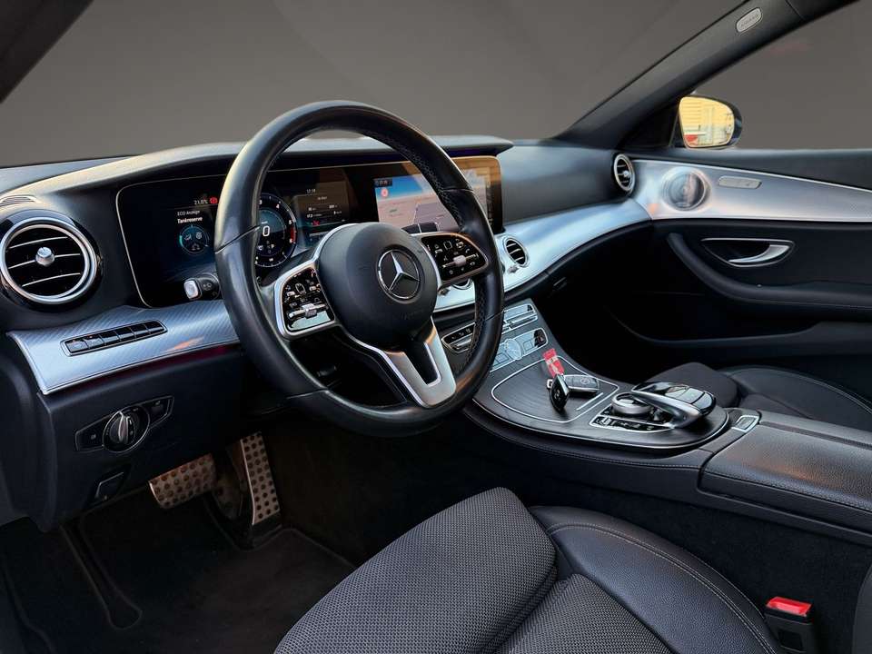 Mercedes-Benz E 400 - Imagem 9