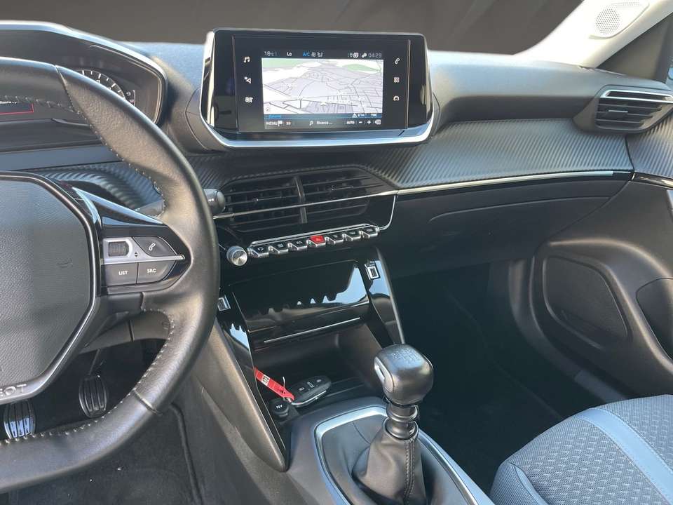 Peugeot 2008 - Imagem 12