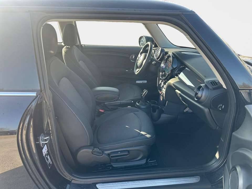 MINI One - Imagem 13