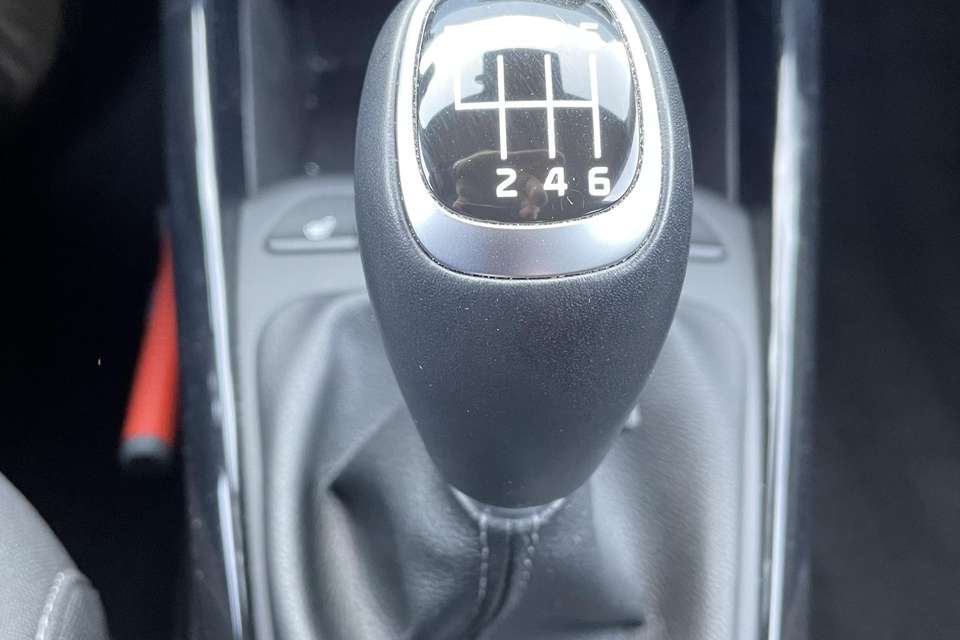 Kia Stonic - Imagem 14