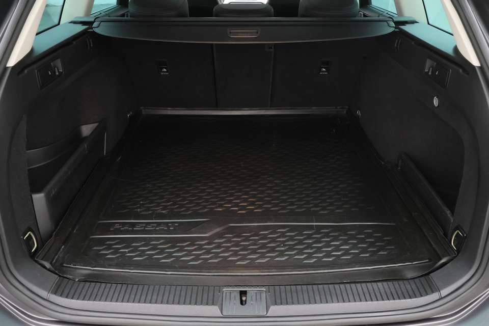 Volkswagen Passat Variant - Imagem 13