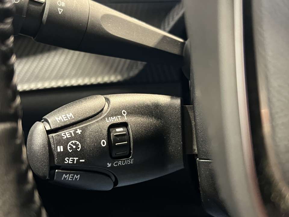 Peugeot e-208 - Imagem 14