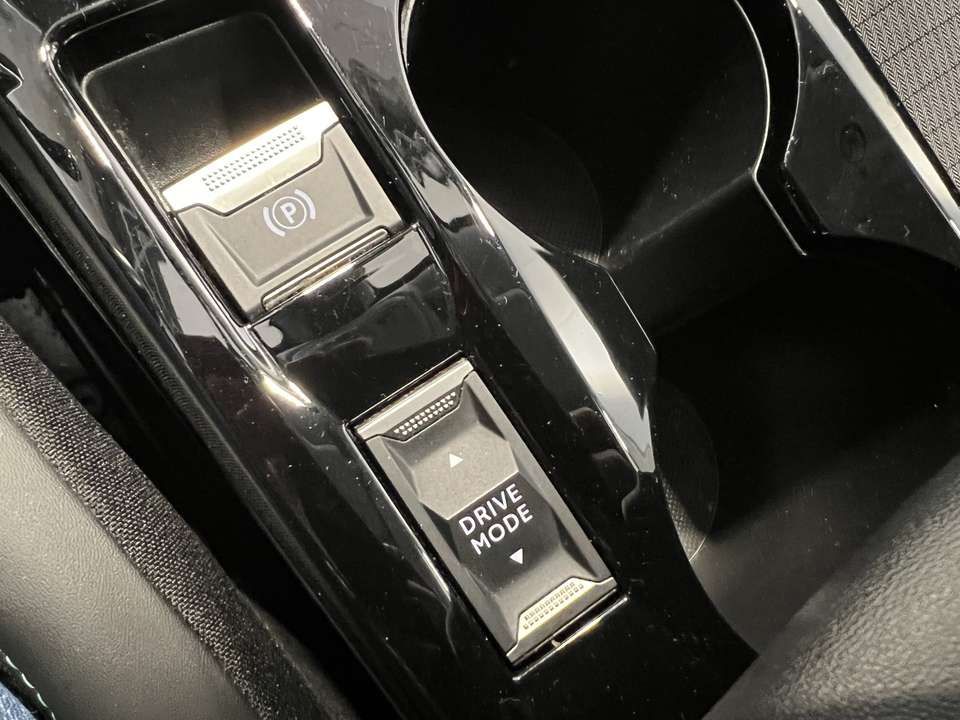 Peugeot e-208 - Imagem 17