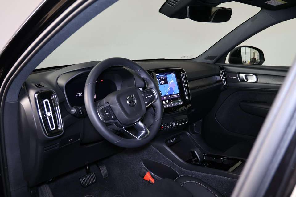 Volvo EX40 - Imagem 14