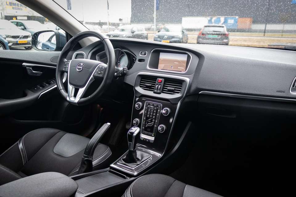 Volvo V40 - Imagem 11
