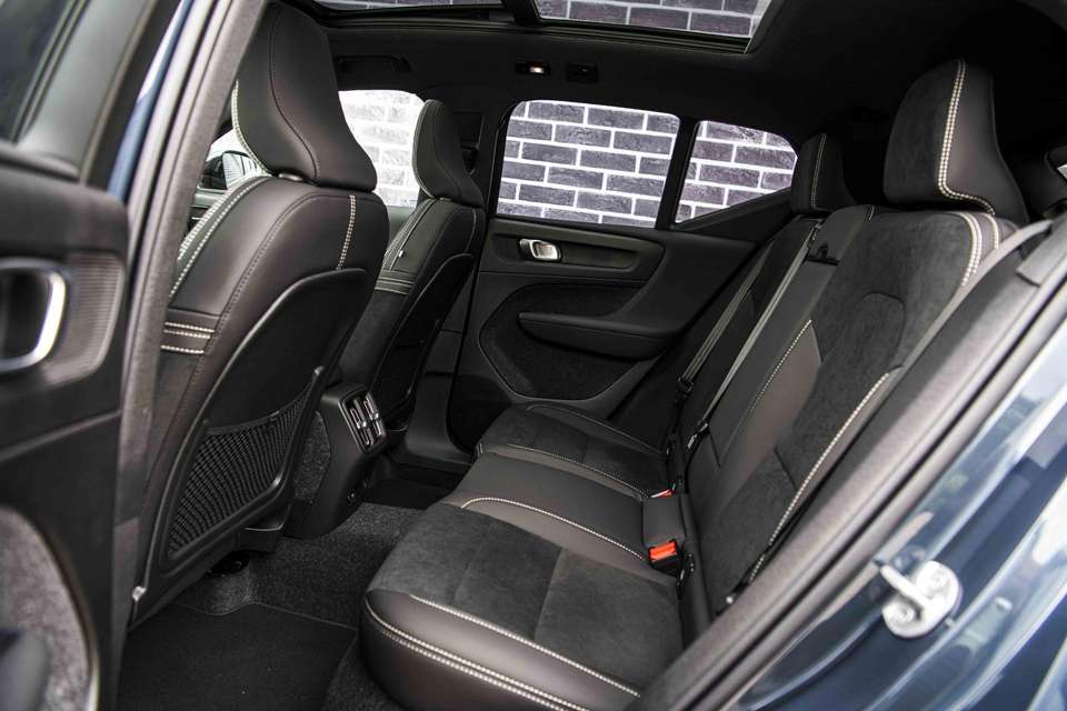 Volvo EX40 - Imagem 8