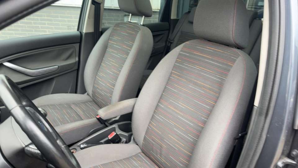 Ford C-Max - Imagem 19