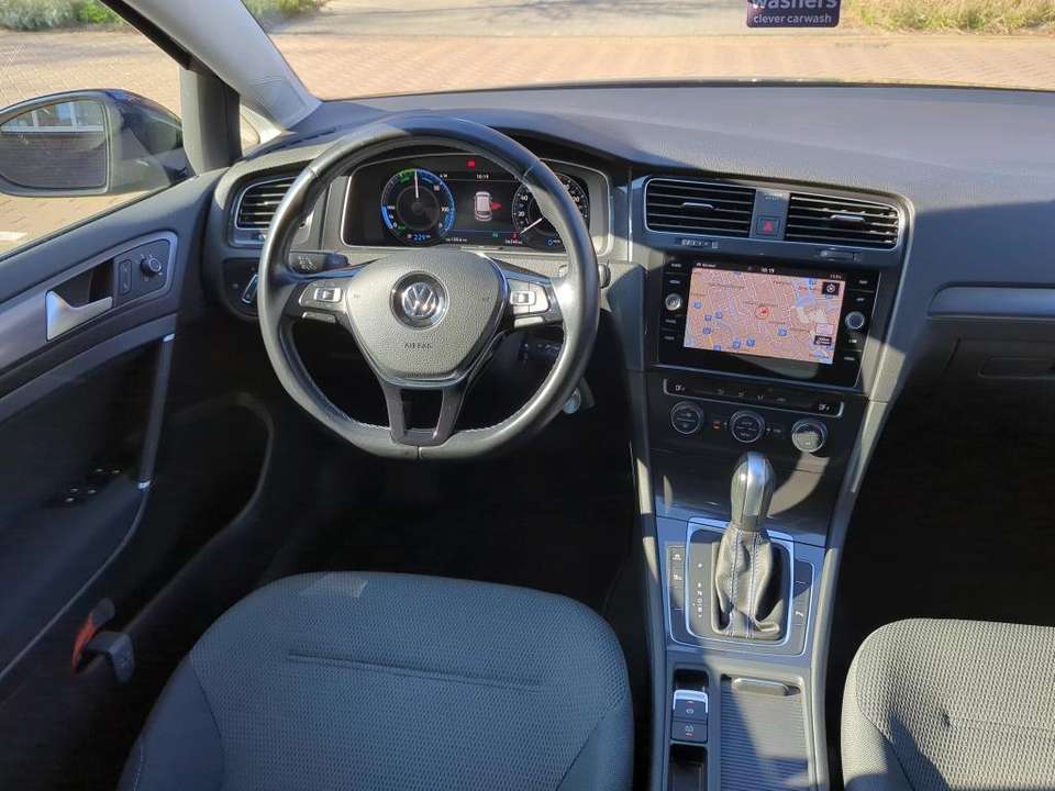Volkswagen e-Golf - Imagem 10