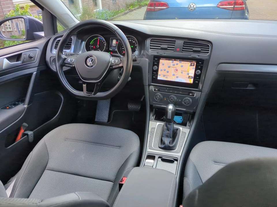 Volkswagen e-Golf - Imagem 10