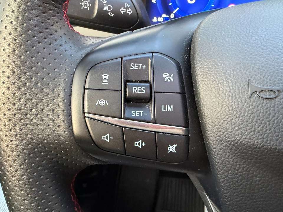 Ford Kuga - Imagem 18