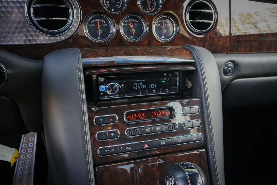 Bentley Arnage - Imagem 16