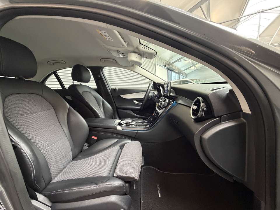 Mercedes-Benz C 180 - Imagem 10
