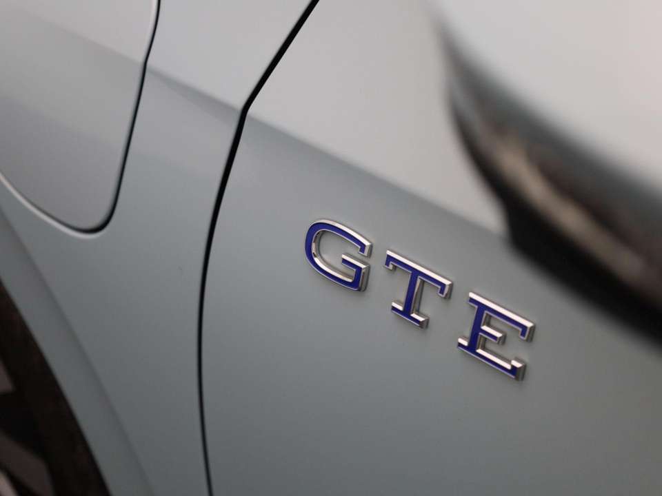 Volkswagen Golf GTE - Imagem 11