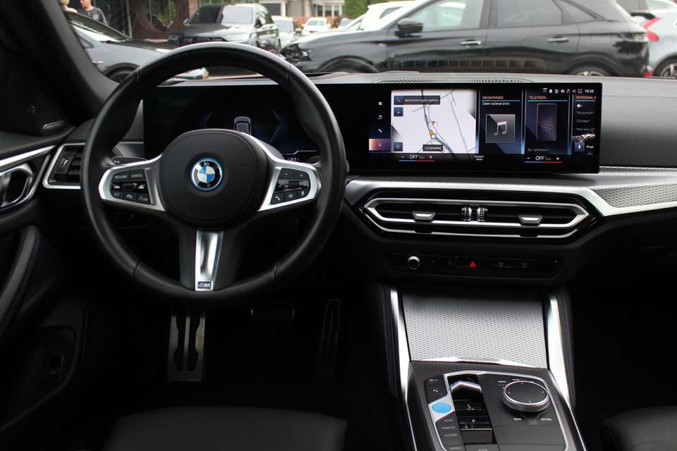 BMW i4 - Imagem 8