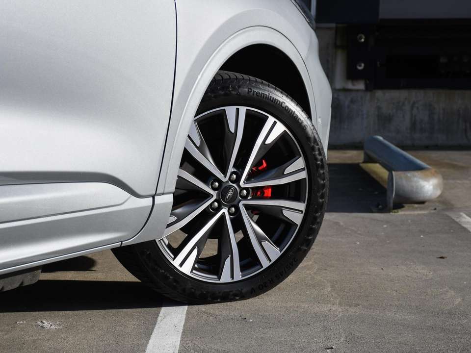 Ford Kuga - Imagem 6