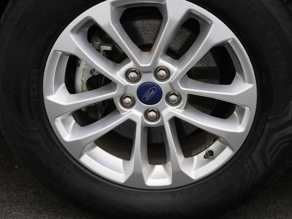 Ford Kuga - Imagem 12