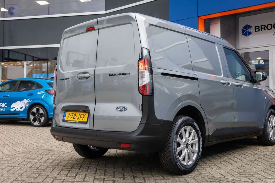 Ford Transit Courier - Imagem 6