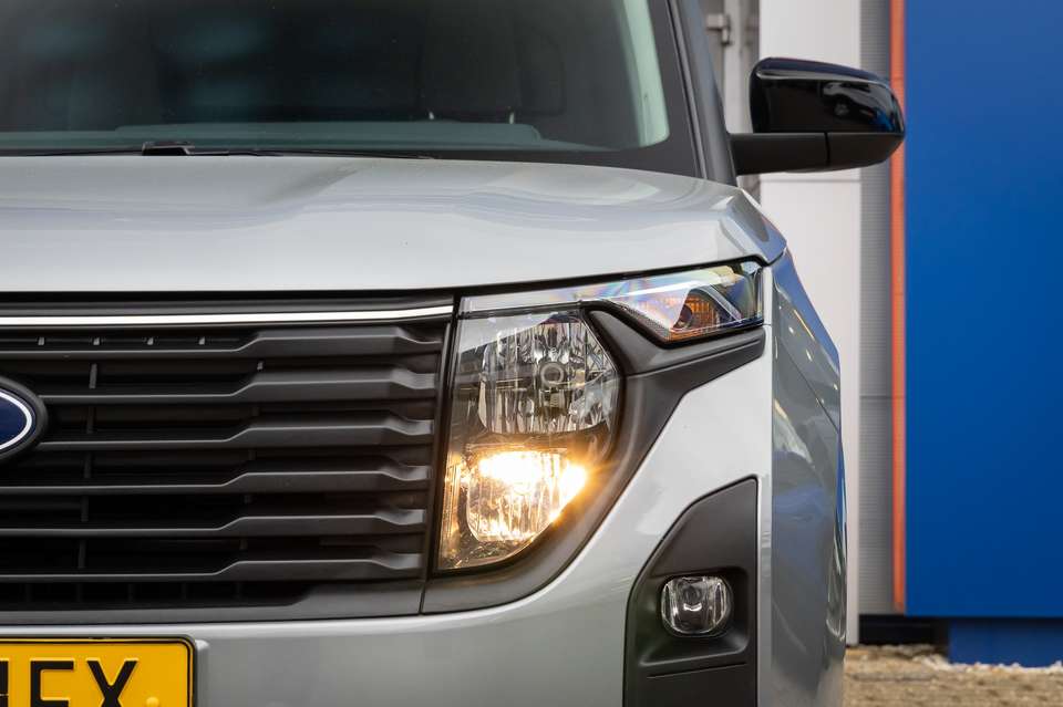 Ford Transit Courier - Imagem 7