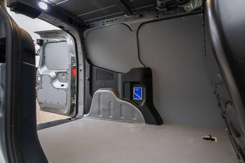 Ford Transit Courier - Imagem 11