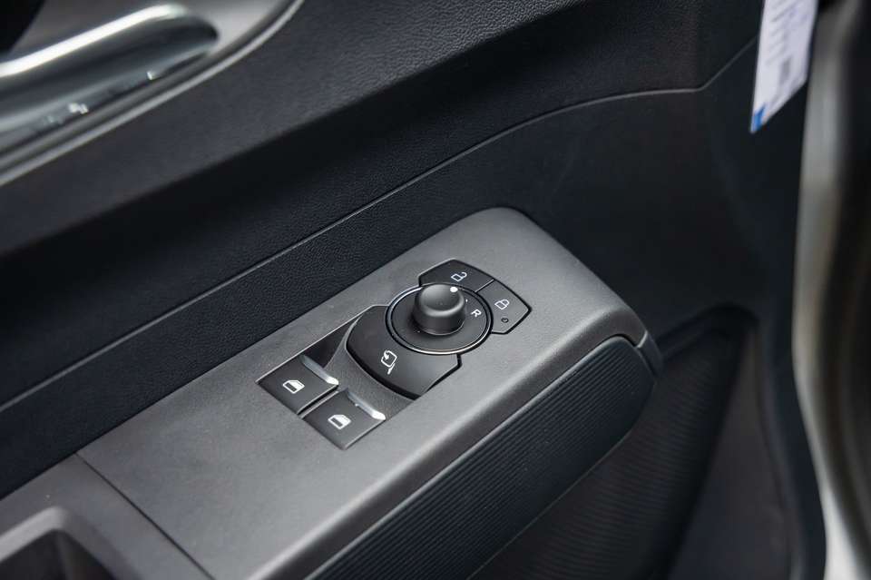 Ford Transit Courier - Imagem 13