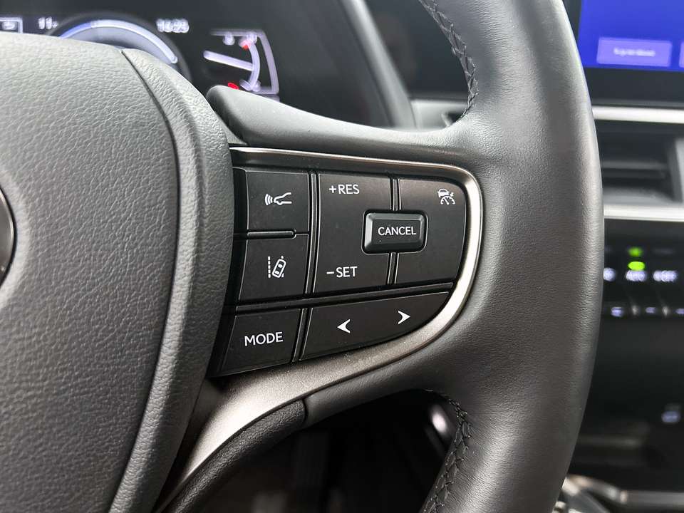 Lexus UX 250h - Imagem 15