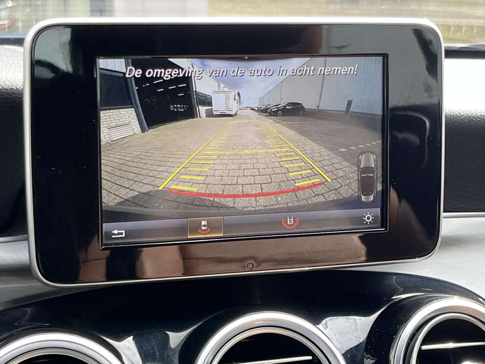 Mercedes-Benz C 180 - Imagem 13