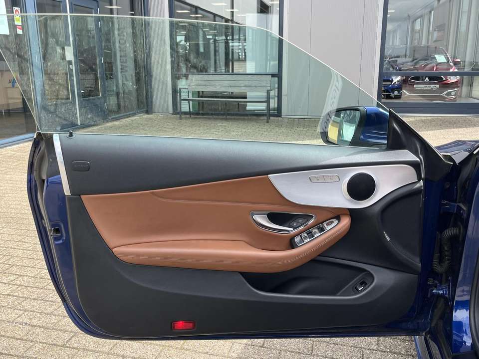 Mercedes-Benz C 180 - Imagem 16