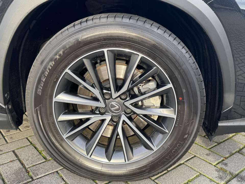 Lexus NX 450h+ - Imagem 10