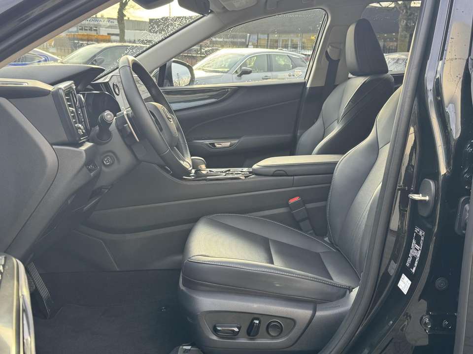 Lexus NX 450h+ - Imagem 12