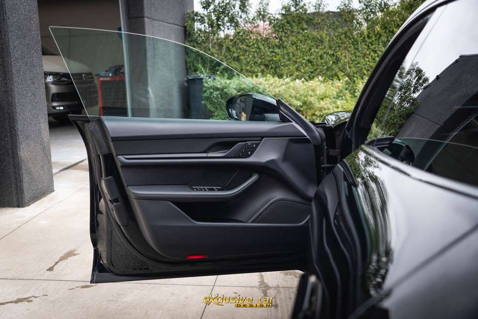 Porsche Taycan - Imagem 13