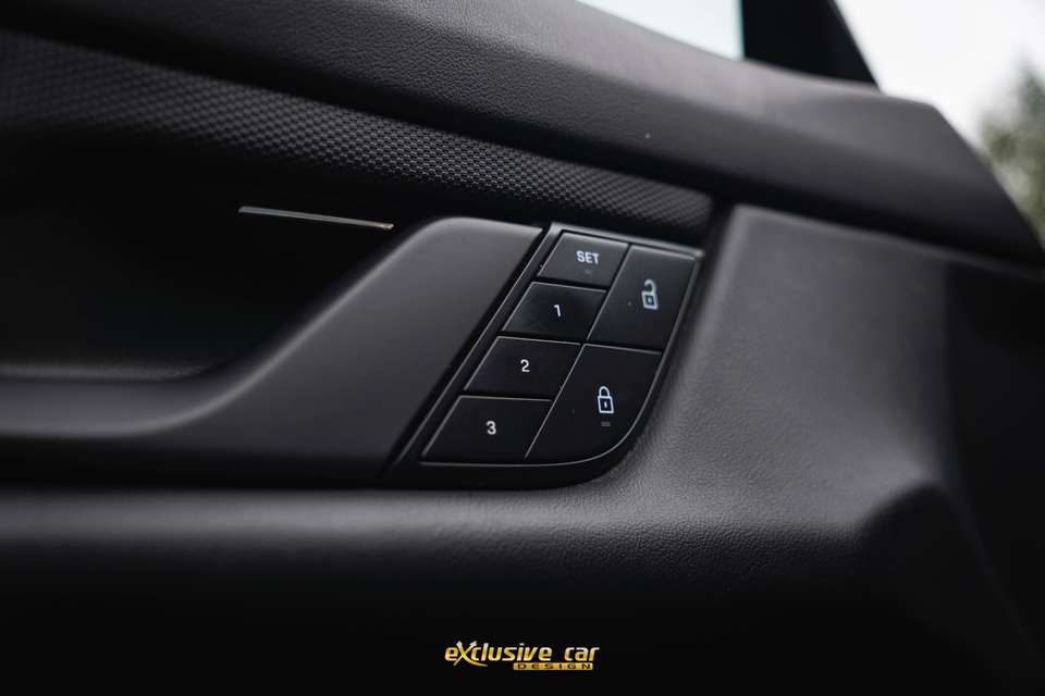 Porsche Taycan - Imagem 14